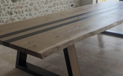 Une table artisanale unique pour notre client